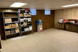 2072 Holiday Park Dr, Pittsburgh, PA 15239 - Photo 14