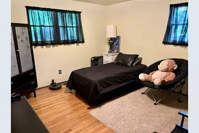 2072 Holiday Park Dr, Pittsburgh, PA 15239 - Photo 12