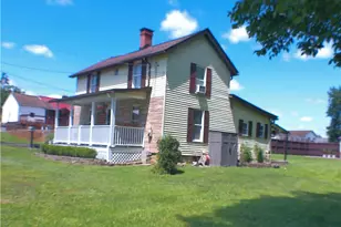 303 Cranberry Alley, Carmichaels-Cumberland, PA 15320 - Photo 2
