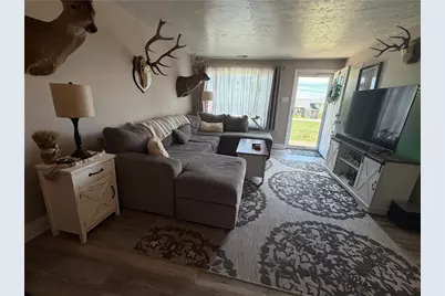 405 4th St, McDonald, PA 15057 - Photo 2