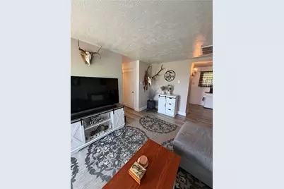 405 4th St, McDonald, PA 15057 - Photo 4