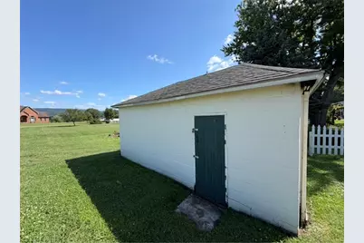 718 Skylark Dr, Connellsville, PA 15425 - Photo 22