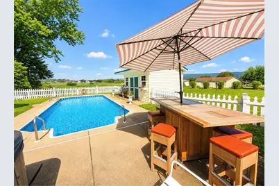 718 Skylark Dr, Connellsville, PA 15425 - Photo 16