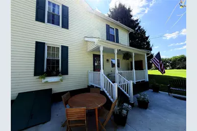 718 Skylark Dr, Connellsville, PA 15425 - Photo 2