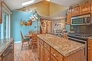204 Country View Dr, Lower Burrell, PA 15068 - Photo 8