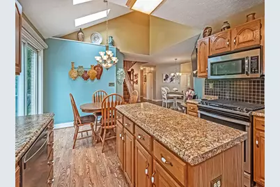 204 Country View Drive, Lower Burrell, PA 15068 - Photo 8