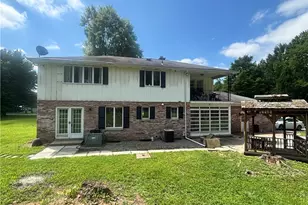 26 Country Club Rd, Pine Township, PA 16127 - Photo 6