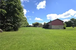 961 Sunset Dr, Center Township, PA 16001 - Photo 34