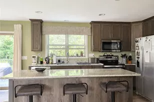 961 Sunset Dr, Center Township, PA 16001 - Photo 10
