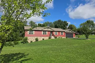961 Sunset Dr, Center Township, PA 16001 - Photo 1