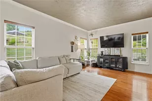 181 Southern Valley Ct, Adams Township, PA 16046 - Photo 6