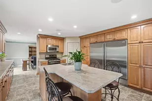 32 Westchester Ct, Robinson Twp, PA 15136 - Photo 4