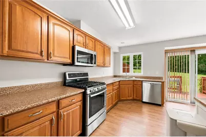 634 E Village Green Blvd, Adams Township, PA 16046 - Photo 6