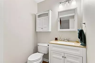 634 E Village Green Blvd, Adams Township, PA 16046 - Photo 10