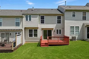 634 E Village Green Blvd, Adams Township, PA 16046 - Photo 18