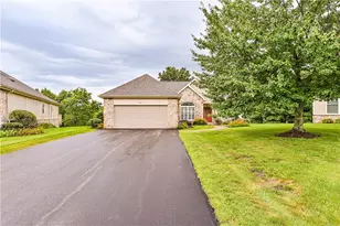 6089 Triple Crown Cir, Hempfield Township, PA 15601 - Photo 2