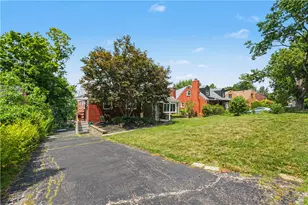 1242 Arrowood Dr, Pittsburgh, PA 15243 - Photo 2