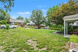 1242 Arrowood Dr, Pittsburgh, PA 15243 - Photo 4