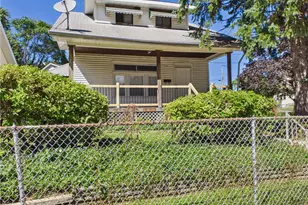 204 Goodrich St, Erie City, PA 16508 - Photo 2