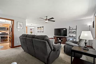 114 Darnley Dr, Moon/Crescent Twp, PA 15108 - Photo 4