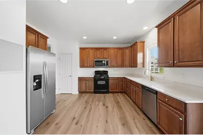 170 Broadstone Dr, Adams Township, PA 16046 - Photo 8