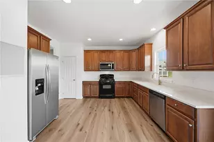 170 Broadstone Dr, Adams Township, PA 16046 - Photo 8