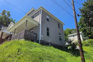 712 6th St, Ellwood City, PA 16117 - Photo 2