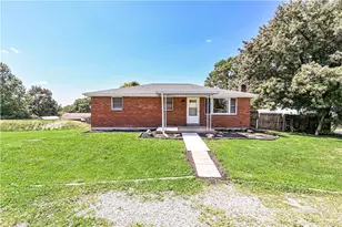 100 Beaver Ct, Penn Twp, PA 15644 - Photo 2