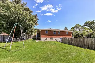 100 Beaver Ct, Penn Twp, PA 15644 - Photo 6