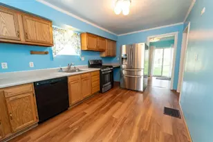 917 Tyndall St, Pittsburgh, PA 15204 - Photo 8