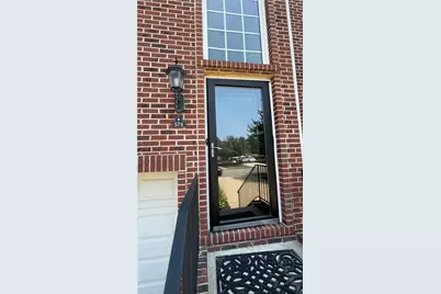 574 E Vanderbilt Dr, Adams Township, PA 16046 - Photo 2