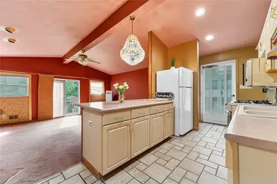 11 Green Oak, Scott Township, PA 15220 - Photo 6