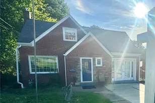 11 Green Oak, Scott Township, PA 15220 - Photo 1