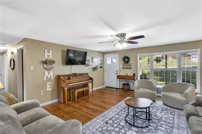 213 Sharon Grange Rd, Hopewell Township, PA 15001 - Photo 4