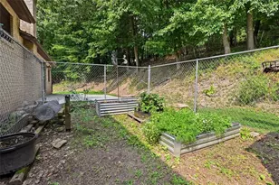 678 Smith Ln, Pittsburgh, PA 15205 - Photo 40