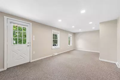 1676 E Laurel Circle, Mount Pleasant Township, PA 15666 - Photo 4