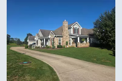 2000 Deacon Dr Unit #2, Latrobe, PA 15650 - Photo 2