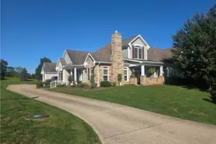 2000 Deacon Dr Unit, Latrobe, PA 15650 - Photo 2