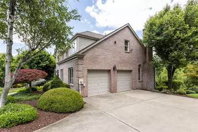 5505 Steeplechase Ct, Bethel Park, PA 15102 - Photo 2