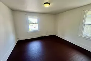 1115 Bond St, Farrell, PA 16121 - Photo 6