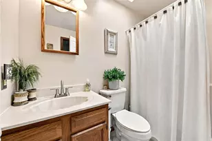4062 Greenridge Dr, Pittsburgh, PA 15147 - Photo 8