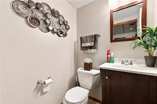 4062 Greenridge Dr, Pittsburgh, PA 15147 - Photo 10