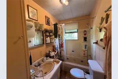435 6th St, Donora, PA 15033 - Photo 26