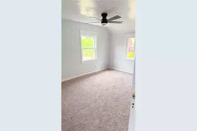 2310 Delaware Ave, New Castle, PA 16105 - Photo 10