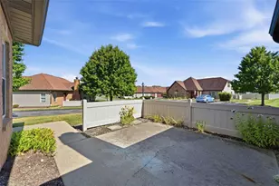 39 Ashford Dr, Cranberry Township, PA 16066 - Photo 4