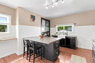243 W State St, Oakdale, PA 15071 - Photo 10