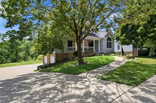 922 Northridge Dr, Seven Fields Boro, PA 16046 - Photo 2