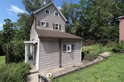 1303 Hancock St, North Braddock, PA 15104 - Photo 4