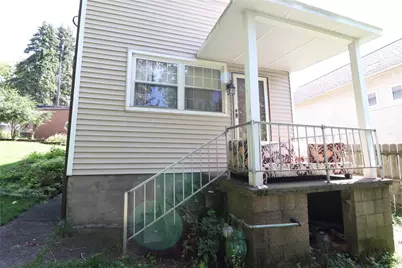 1303 Hancock St, North Braddock, PA 15104 - Photo 10