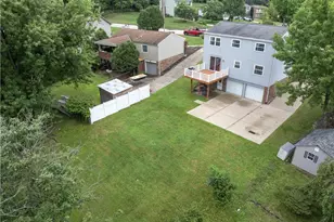 1912 Hertford Dr, South Park, PA 15129 - Photo 4